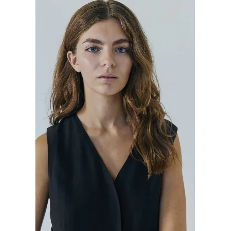 Minna vest